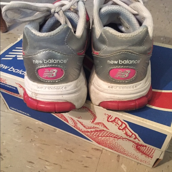 New Balance sneakers - Picture 3 of 5